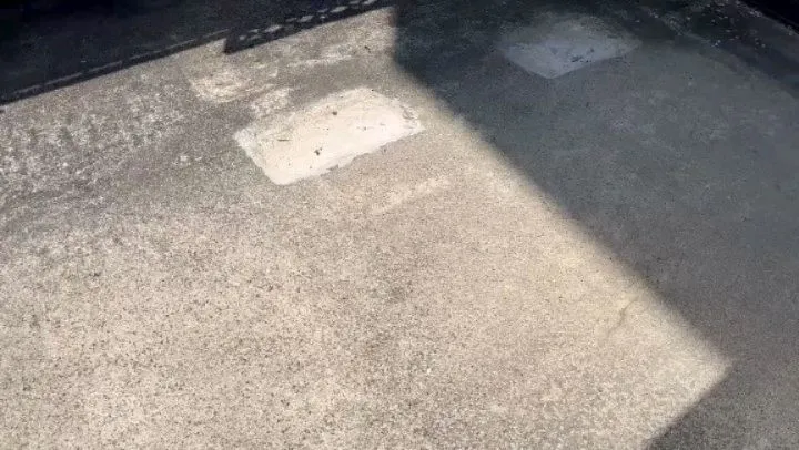 🚿✨今日は駐車場の高圧洗浄を行いました！お客様のご依頼通り、...